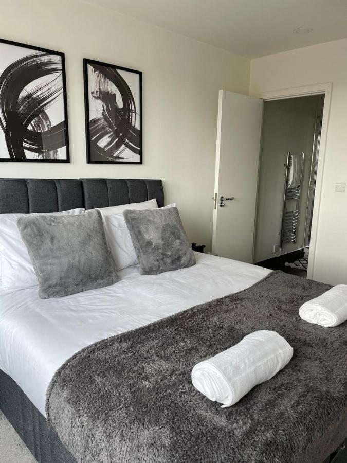 Premier Suite- Bedford City Centre With Free Gym & Parking Exterior photo