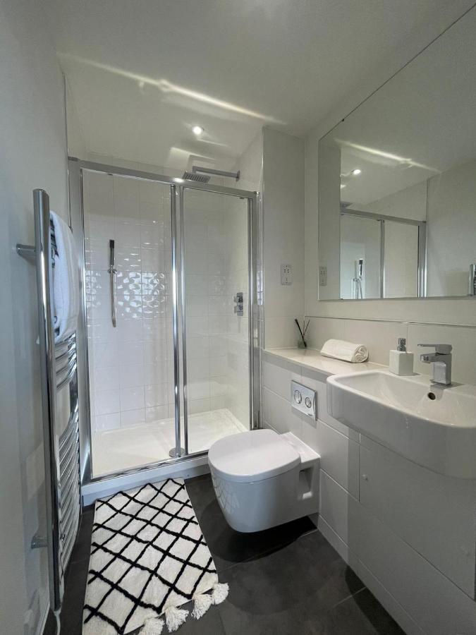 Premier Suite- Bedford City Centre With Free Gym & Parking Exterior photo