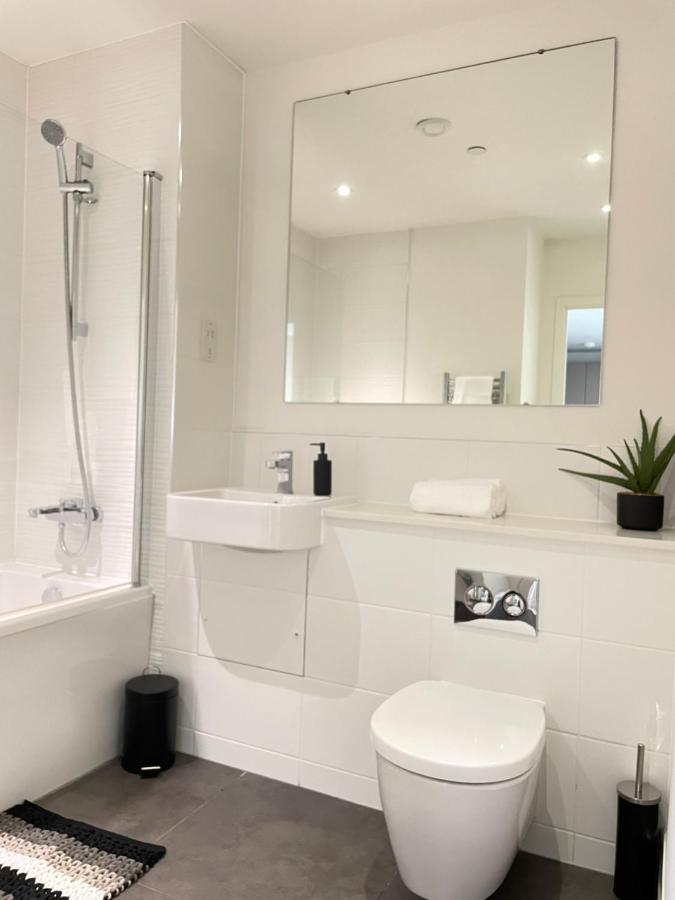 Premier Suite- Bedford City Centre With Free Gym & Parking Exterior photo